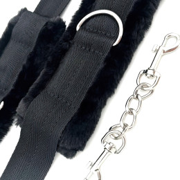 Текстильные наручники с мехом черные