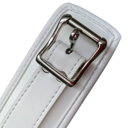 Мягкий белый ошейник с металлическим поводком