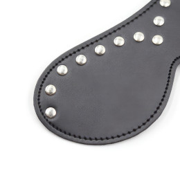 Черная БДСМ маска с металлическими заклепками