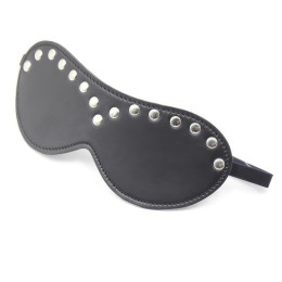 Черная БДСМ маска с металлическими заклепками