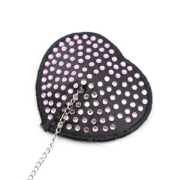 Черные пэстисы-сердечки с розовыми стразами и цепочкой