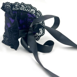 Фиолетовая маска для глаз с кружевом и лентами