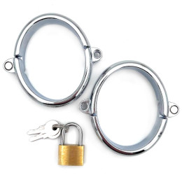 Металлические кандалы на руки с жесткой сцепкой