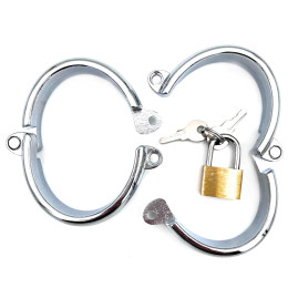 Металлические кандалы на руки с жесткой сцепкой