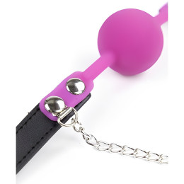 Силиконовый кляп фуксия с зажимами для сосков