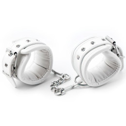 Классические белые наручники на цепочке