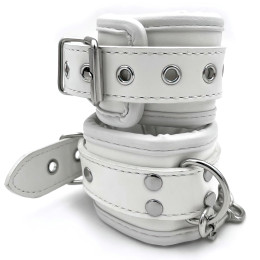 Классические белые наручники на цепочке