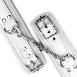 Классические белые наручники на цепочке