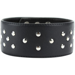 Широкий кожаный чокер с заклепками