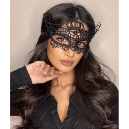 Черная кружевная маска Queen