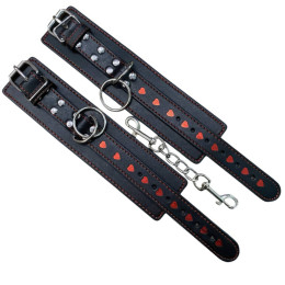 Наручники с красной строчкой и сердечками