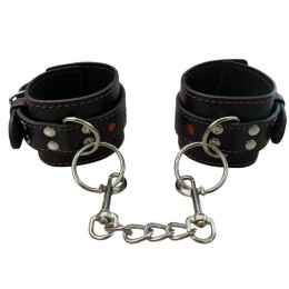 Наручники с красной строчкой и сердечками