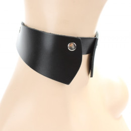 Элегантный чокер стойка с заклепками