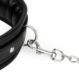 Мягкий ошейник с поводком на цепочке