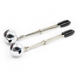 Металлические зажимы с серебристыми бубенчиками