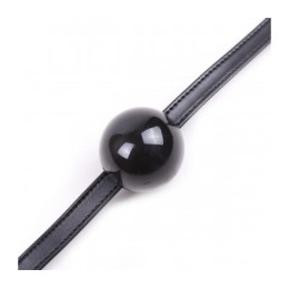 Черный кляп-шар из силикона на тоненьком ремешке