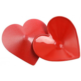 Красные металлические пэстисы сердечки