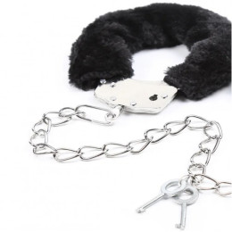 Металлические кандалы с черным мехом