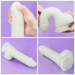 Светящийся в темноте фаллос на присоске Lumino Play Dildo 19 см
