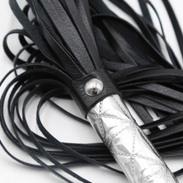 Чёрная плеть с серебристой рукоятью 39 см